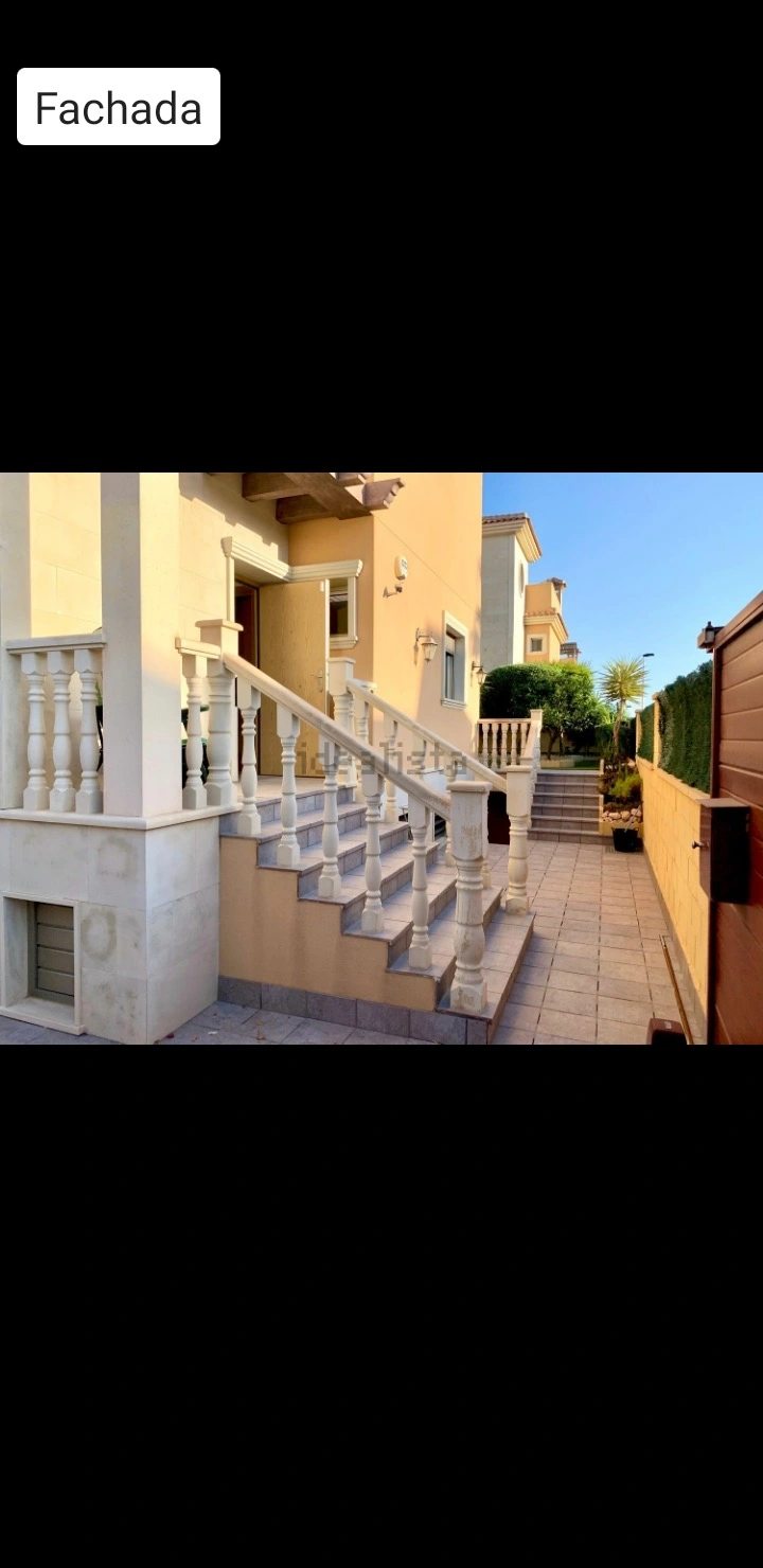 Venta de villas. 3 floors. 140, Calle Gabriela Mistral, Alicante. 